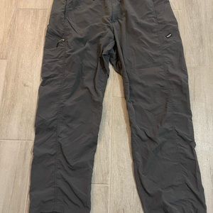 Patagonia lightweight hiking pants with integrated belt mens size XXL no flaws